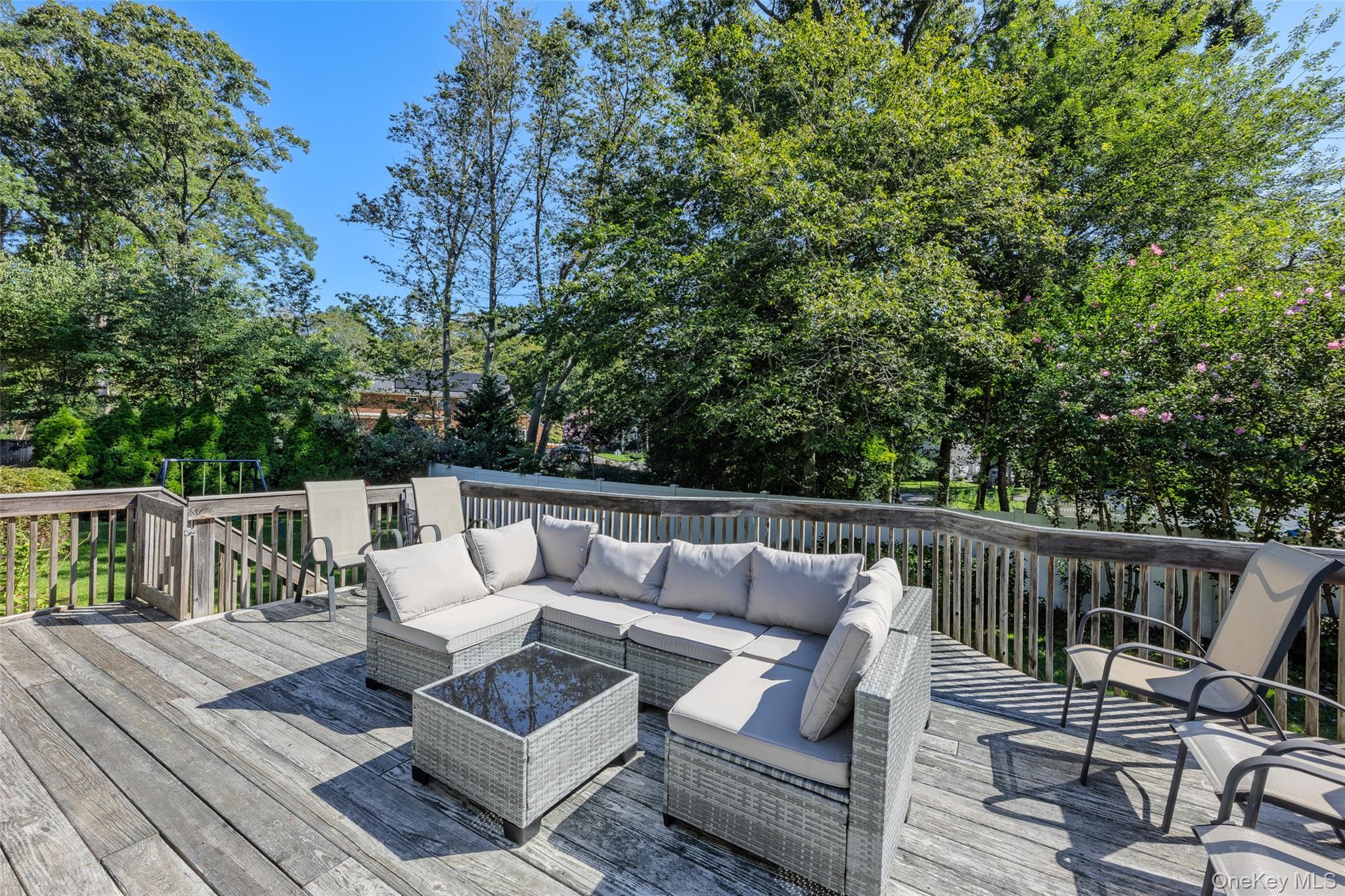 Single Family Marbeth Circle Suffolk County, NY 11764, MLS-1040721-32