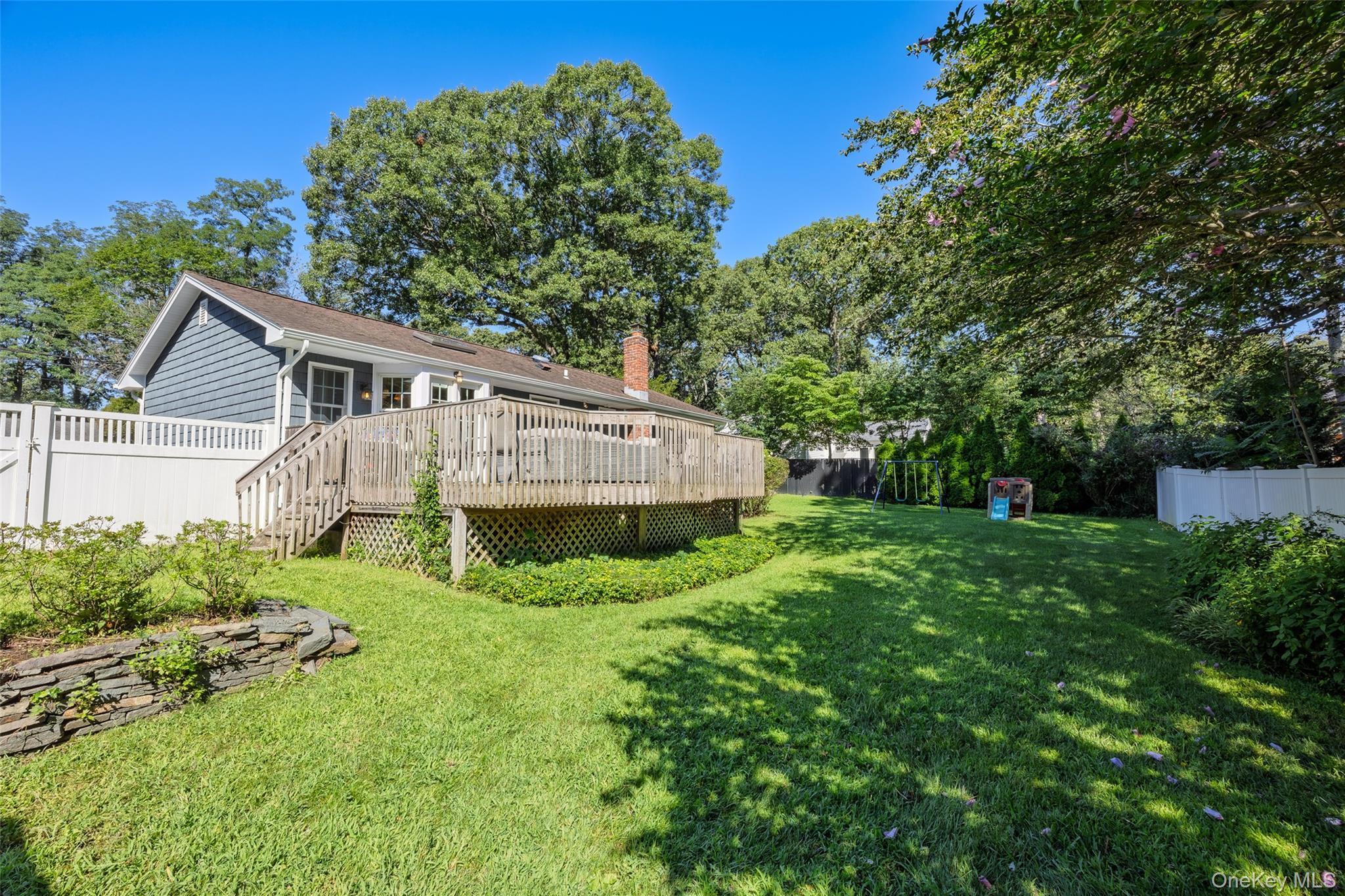 Single Family Marbeth Circle Suffolk County, NY 11764, MLS-1040721-34