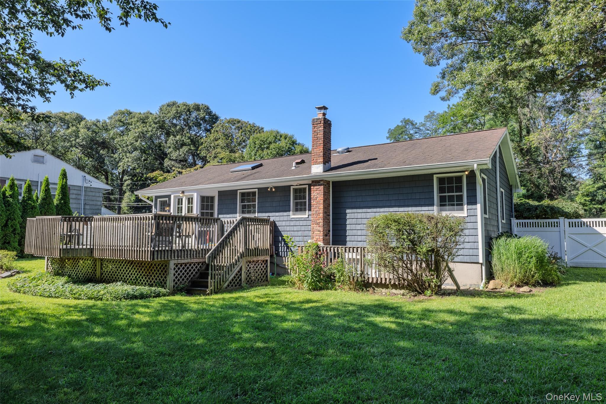 Single Family Marbeth Circle Suffolk County, NY 11764, MLS-1040721-35