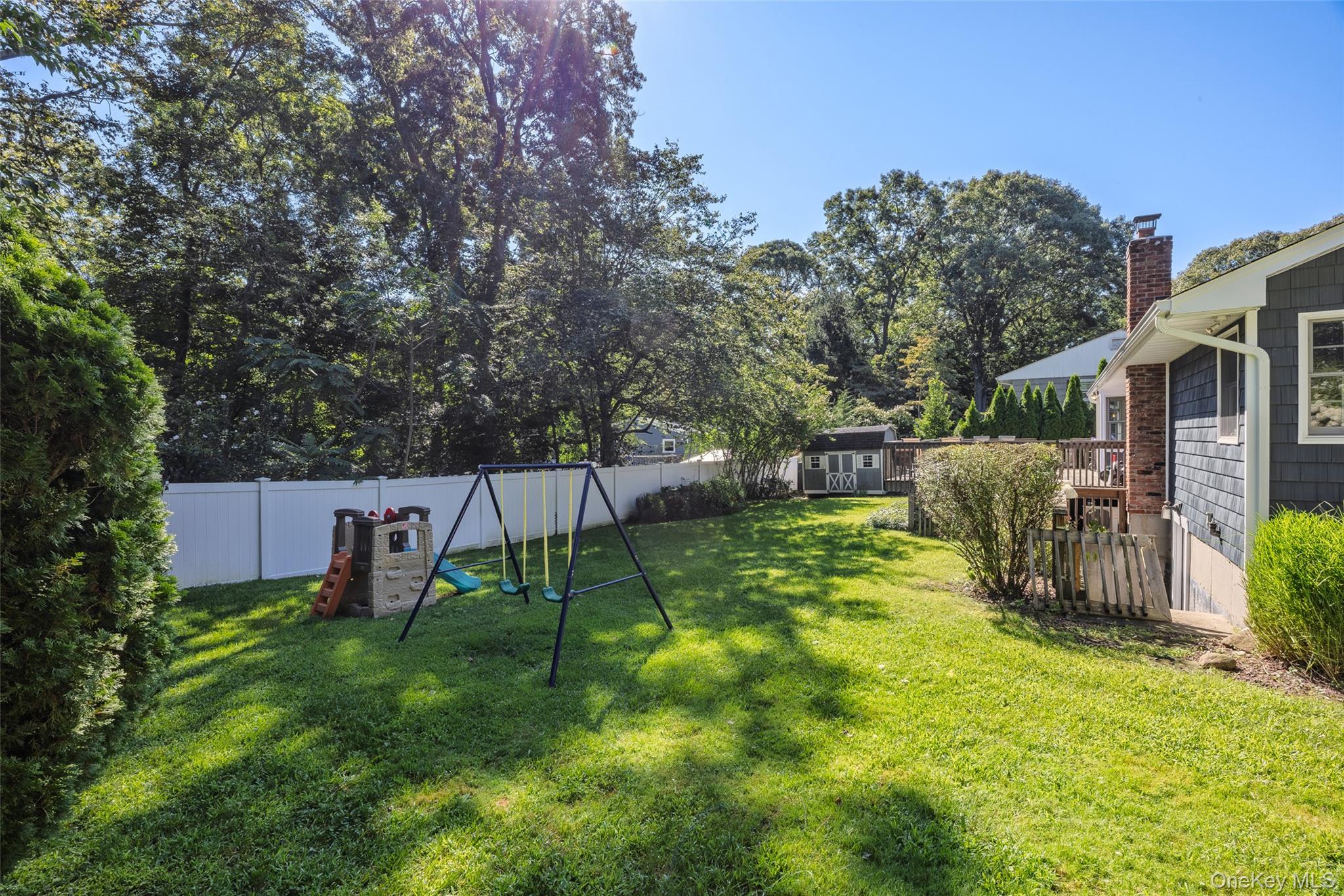 Single Family Marbeth Circle Suffolk County, NY 11764, MLS-1040721-36