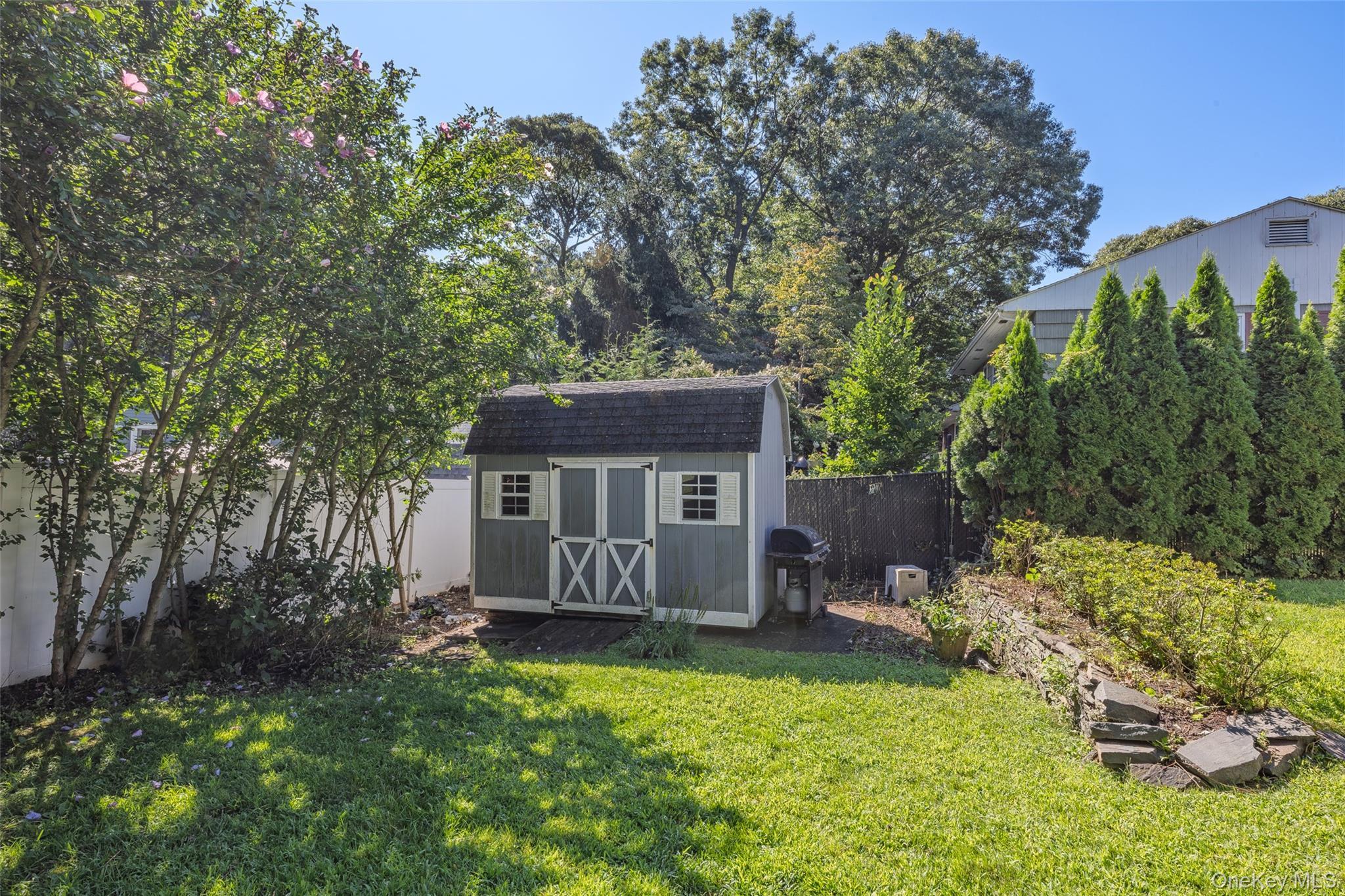 Single Family Marbeth Circle Suffolk County, NY 11764, MLS-1040721-38