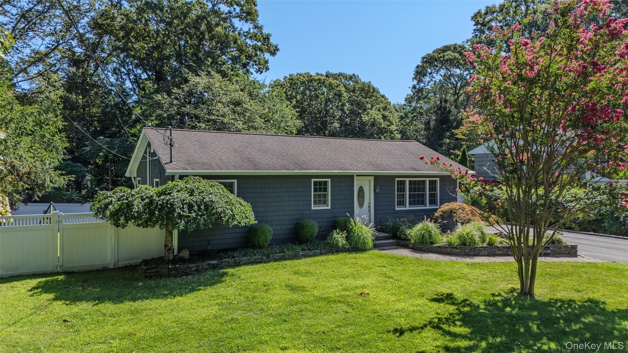 Single Family Marbeth Circle Suffolk County, NY 11764, MLS-1040721-4