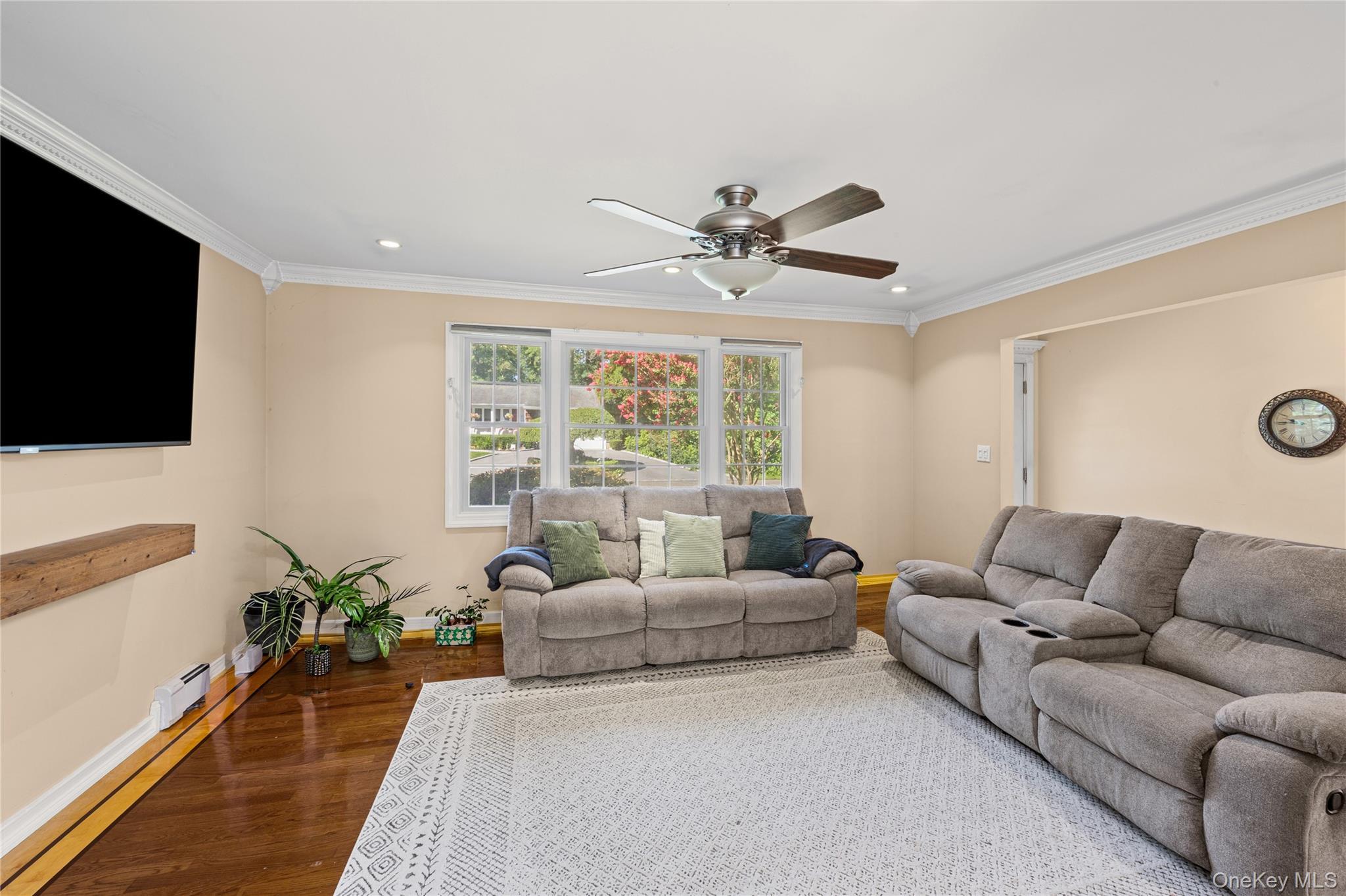 Single Family Marbeth Circle Suffolk County, NY 11764, MLS-1040721-8