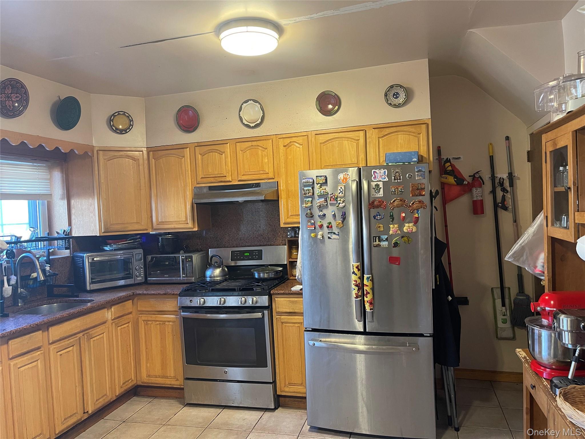 Single Family 78th Street Queens, NY 11379, MLS-1040734-2