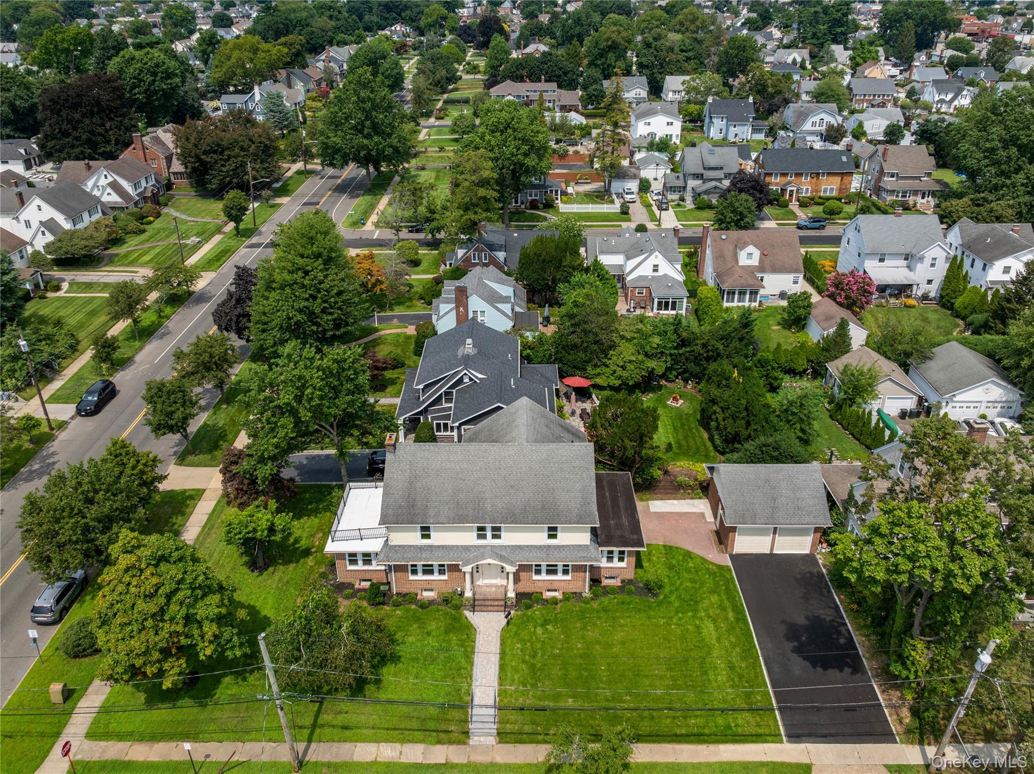 Single Family Pomander Road  Nassau County, NY 11501, MLS-1040739-21