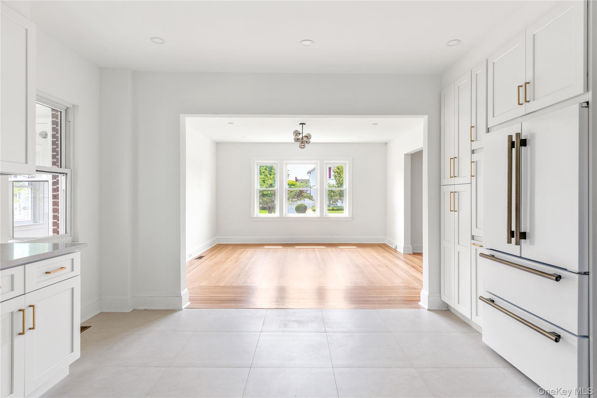 Single Family Pomander Road  Nassau County, NY 11501, MLS-1040739-3