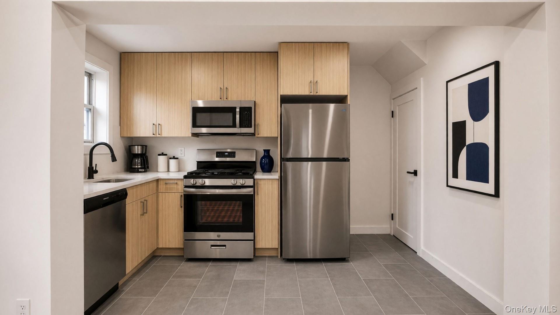 Single Family Murdock Avenue  Bronx, NY 10466, MLS-1040745-4