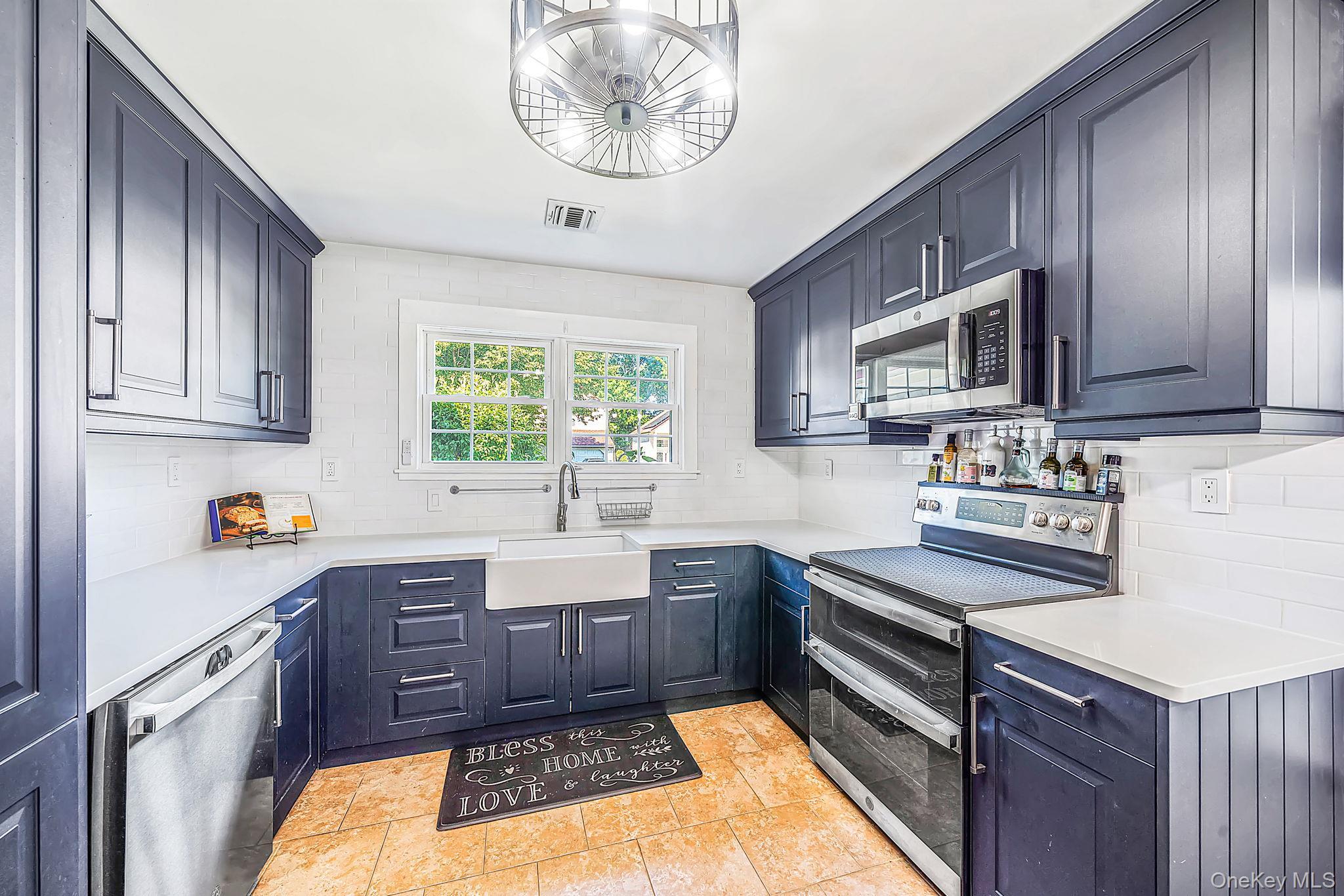 Single Family Balmoral Court  Suffolk County, NY 11953, MLS-1040762-2
