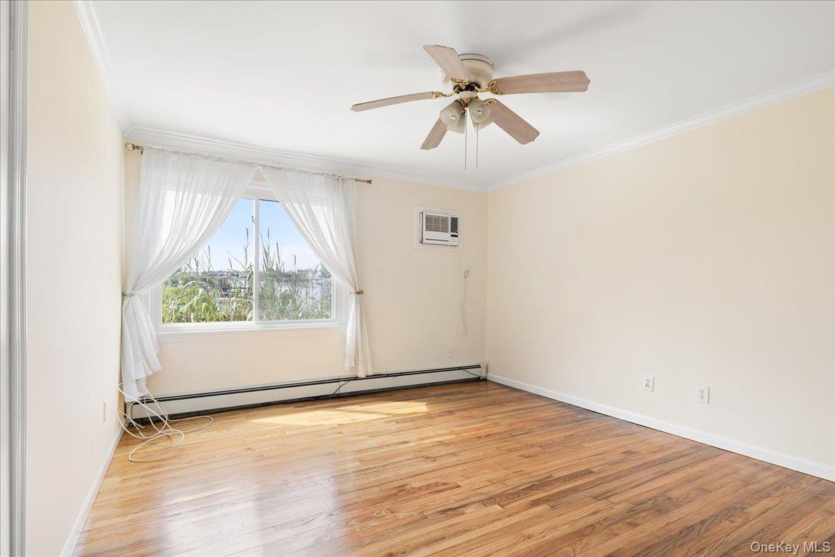 Single Family Riverdale Avenue Nassau County, NY 11758, MLS-1040763-15