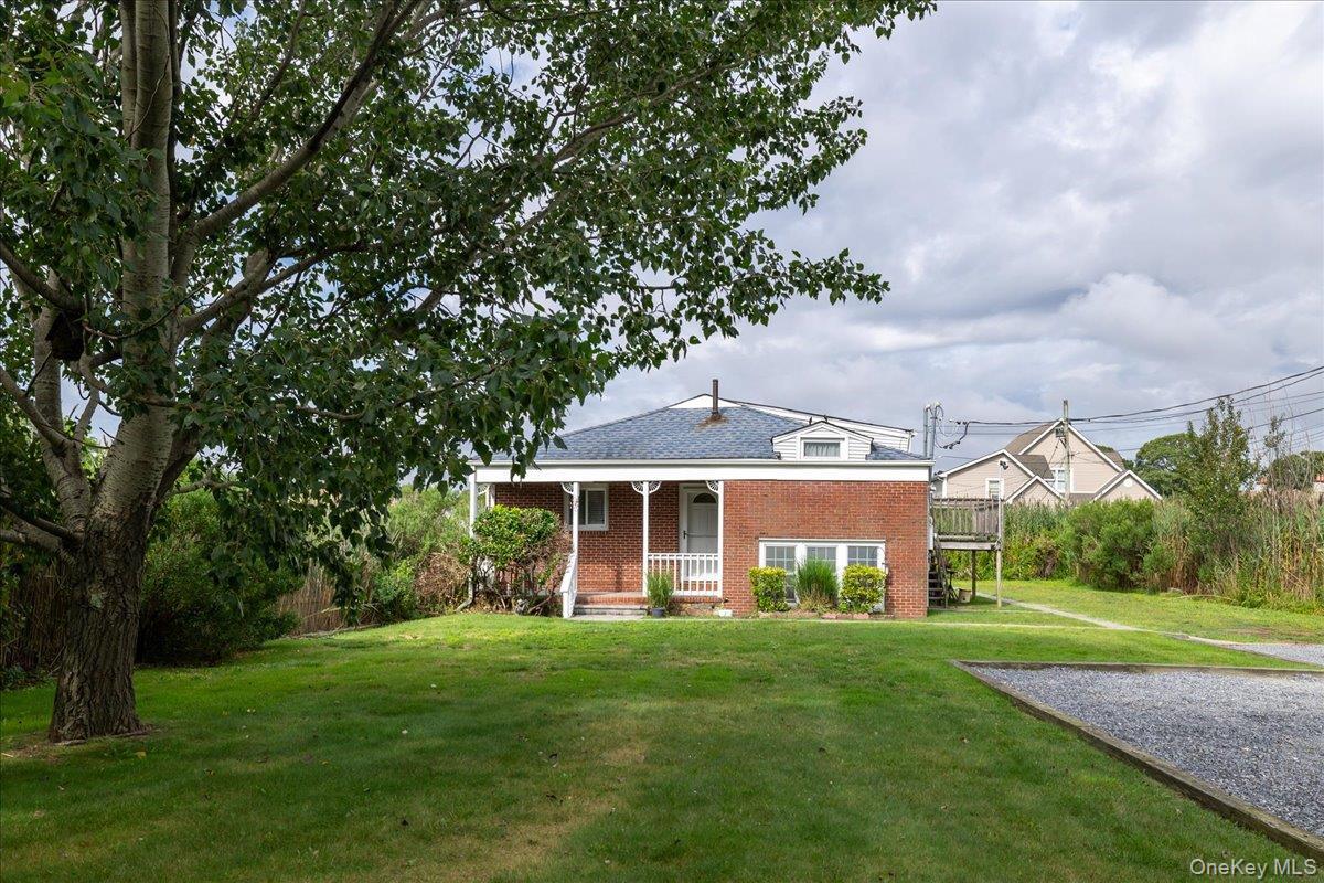 Single Family Riverdale Avenue Nassau County, NY 11758, MLS-1040763-2