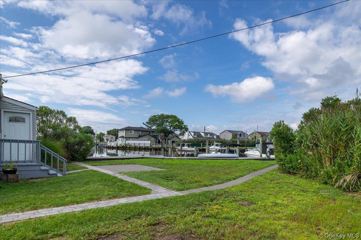 Single Family Riverdale Avenue Nassau County, NY 11758, MLS-1040763-22