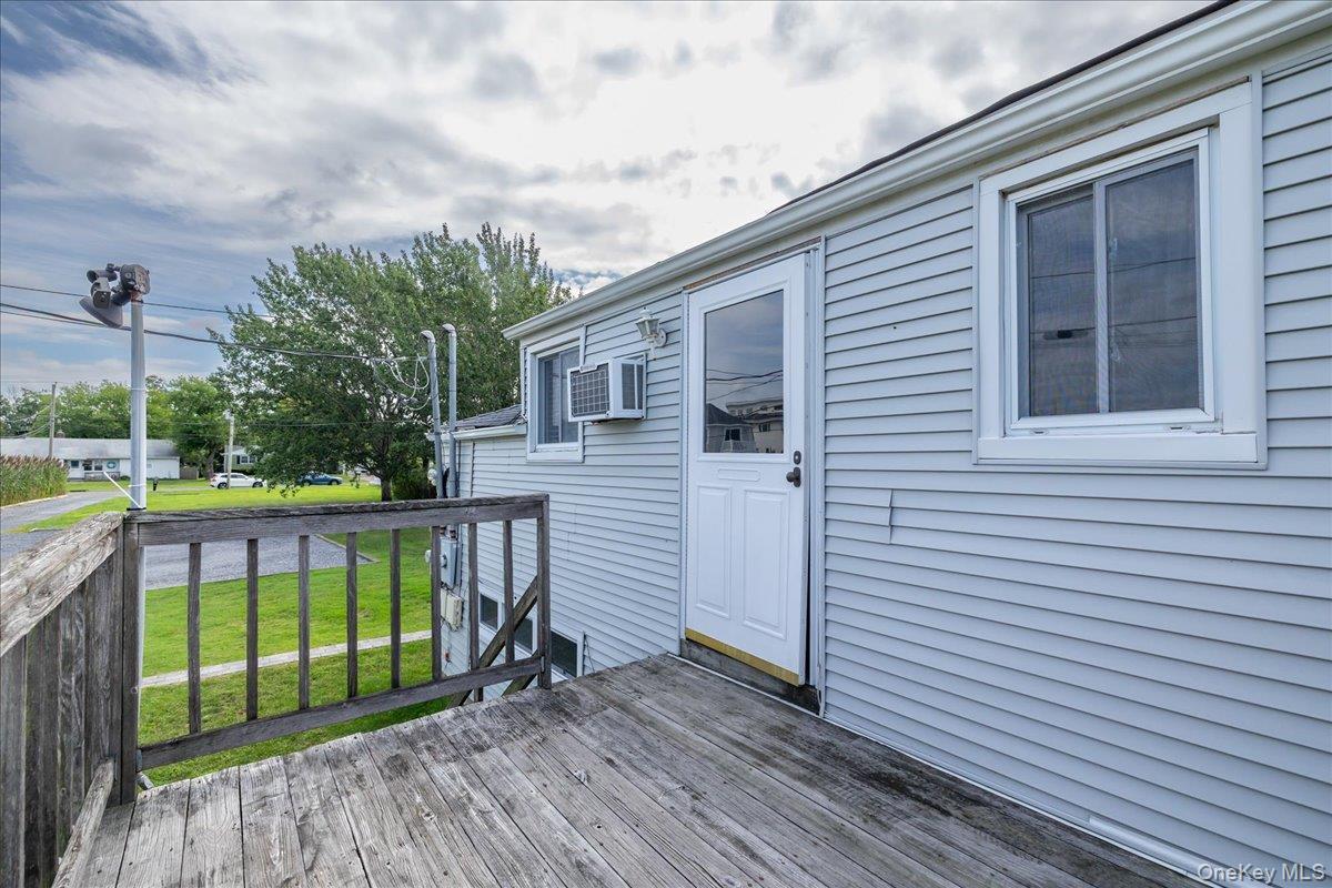Single Family Riverdale Avenue Nassau County, NY 11758, MLS-1040763-29