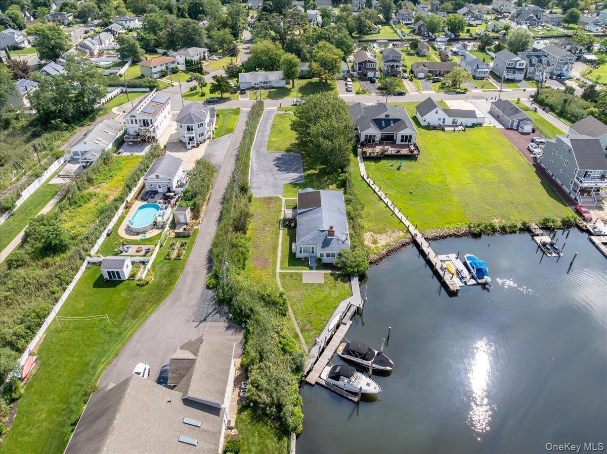 Single Family Riverdale Avenue Nassau County, NY 11758, MLS-1040763-35