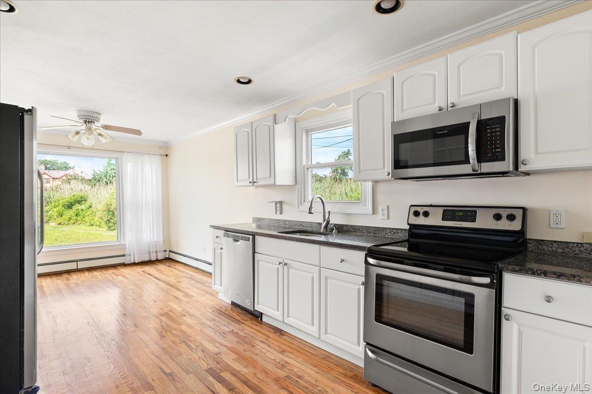 Single Family Riverdale Avenue Nassau County, NY 11758, MLS-1040763-8