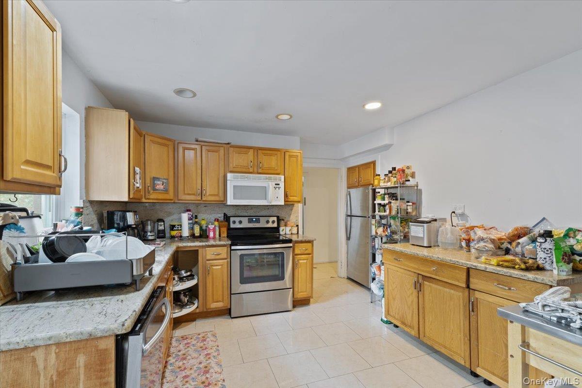 Single Family Bentley Road  Nassau County, NY 11023, MLS-1040773-10
