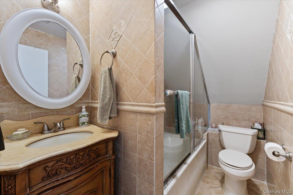 Single Family Bentley Road  Nassau County, NY 11023, MLS-1040773-12