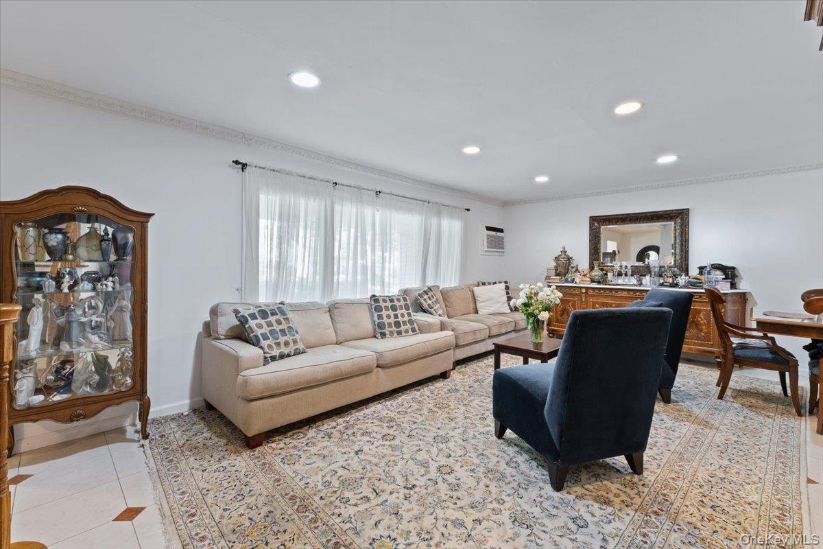 Single Family Bentley Road  Nassau County, NY 11023, MLS-1040773-6