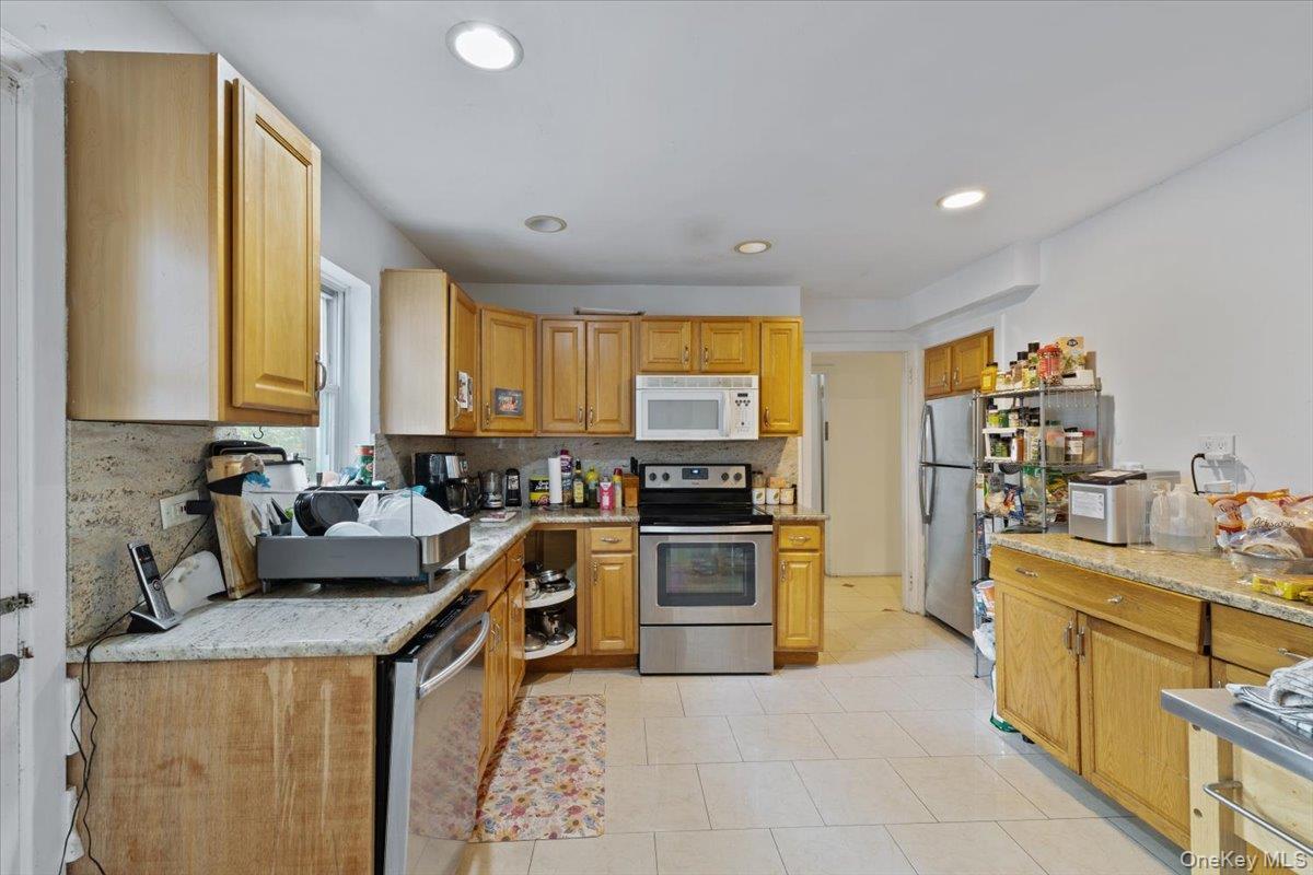 Single Family Bentley Road  Nassau County, NY 11023, MLS-1040773-9
