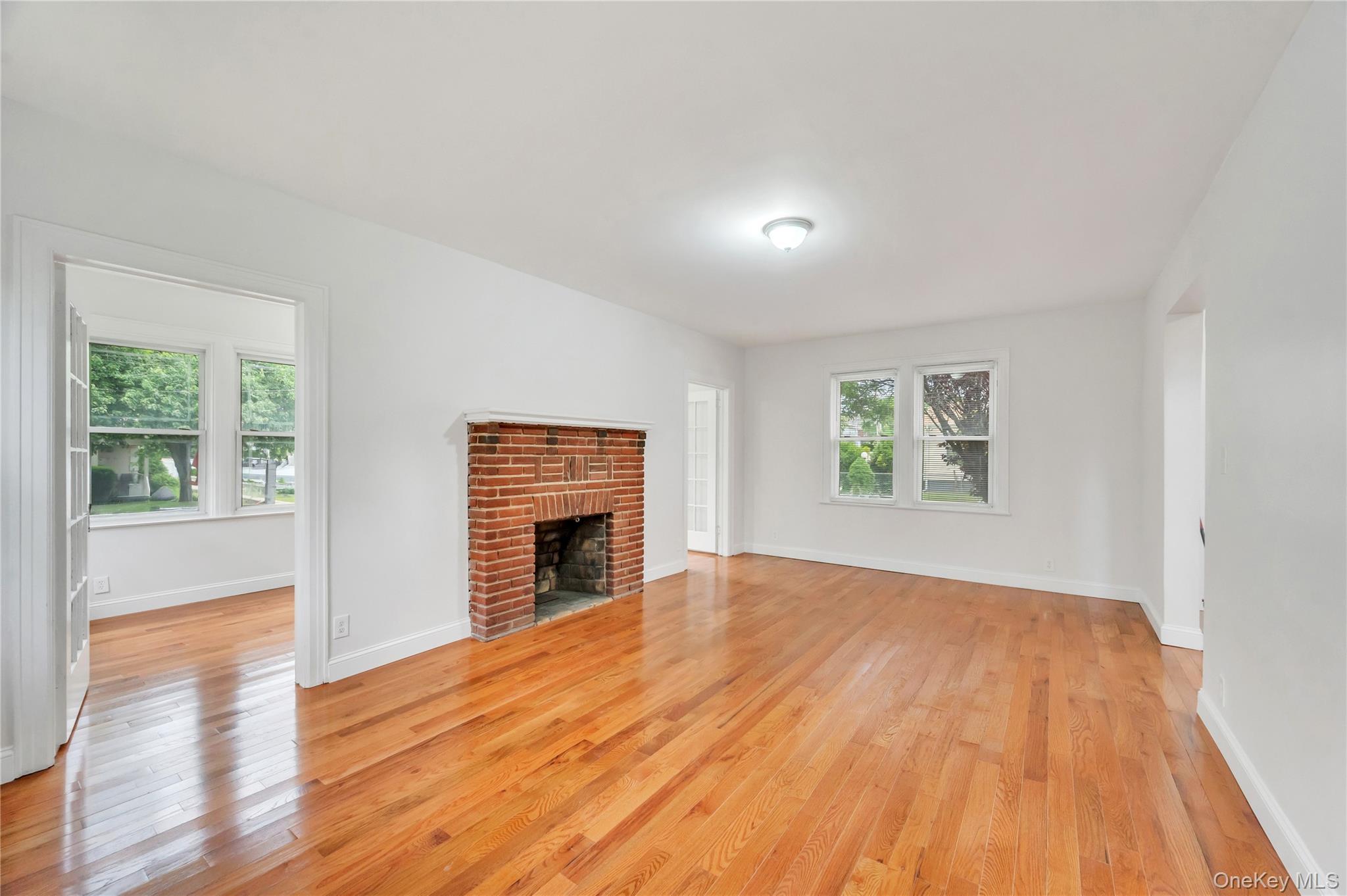 Single Family 202nd Street Queens, NY 11412, MLS-1040784-23