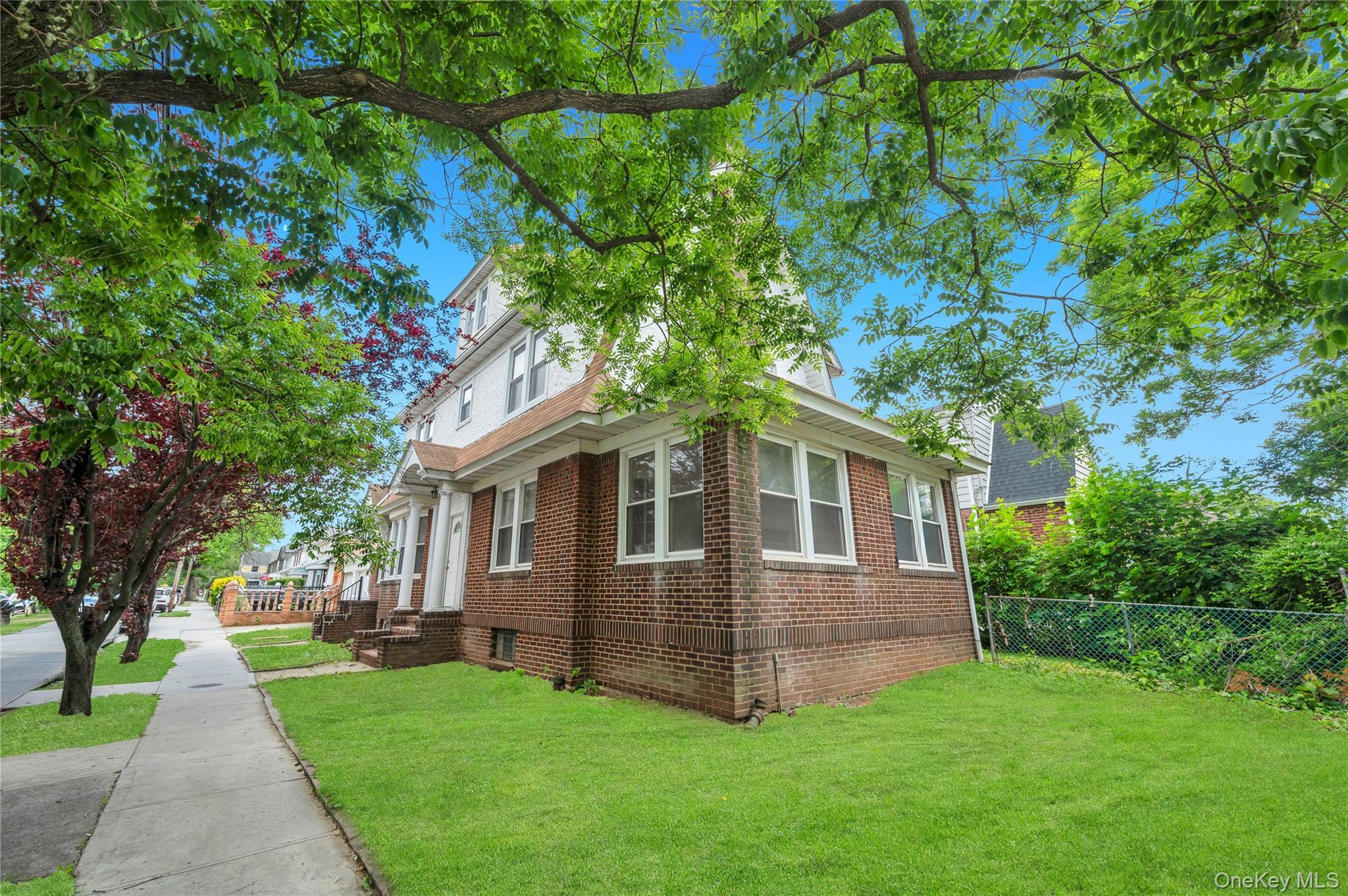 Single Family 202nd Street Queens, NY 11412, MLS-1040784-3