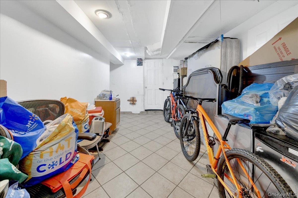 Single Family W 234th Street Bronx, NY 10463, MLS-1040786-19