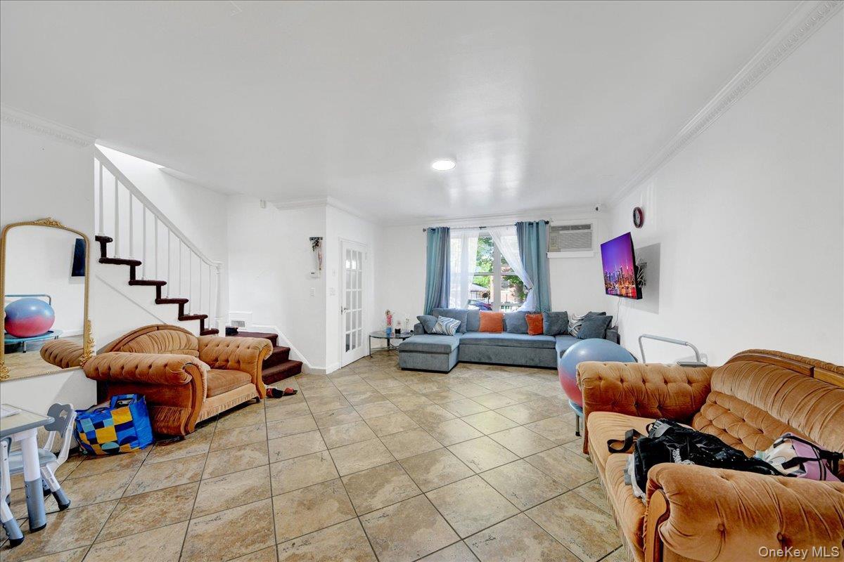 Single Family W 234th Street Bronx, NY 10463, MLS-1040786-5