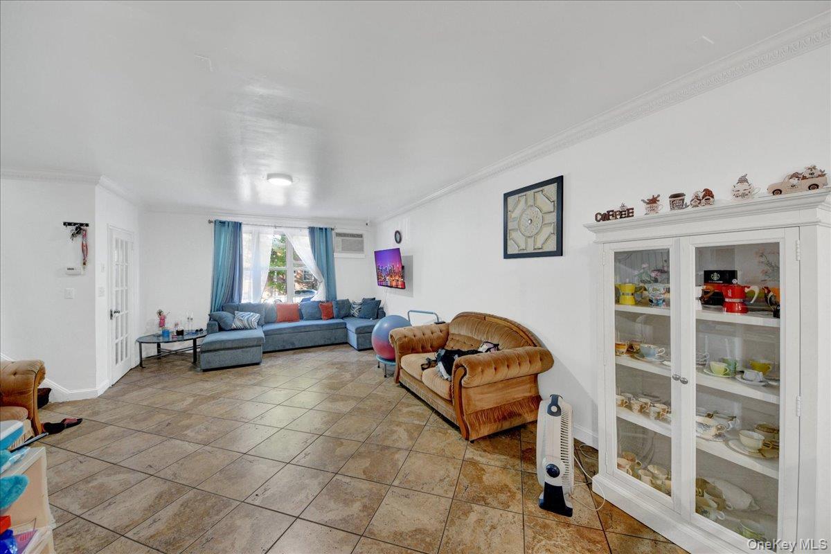 Single Family W 234th Street Bronx, NY 10463, MLS-1040786-6