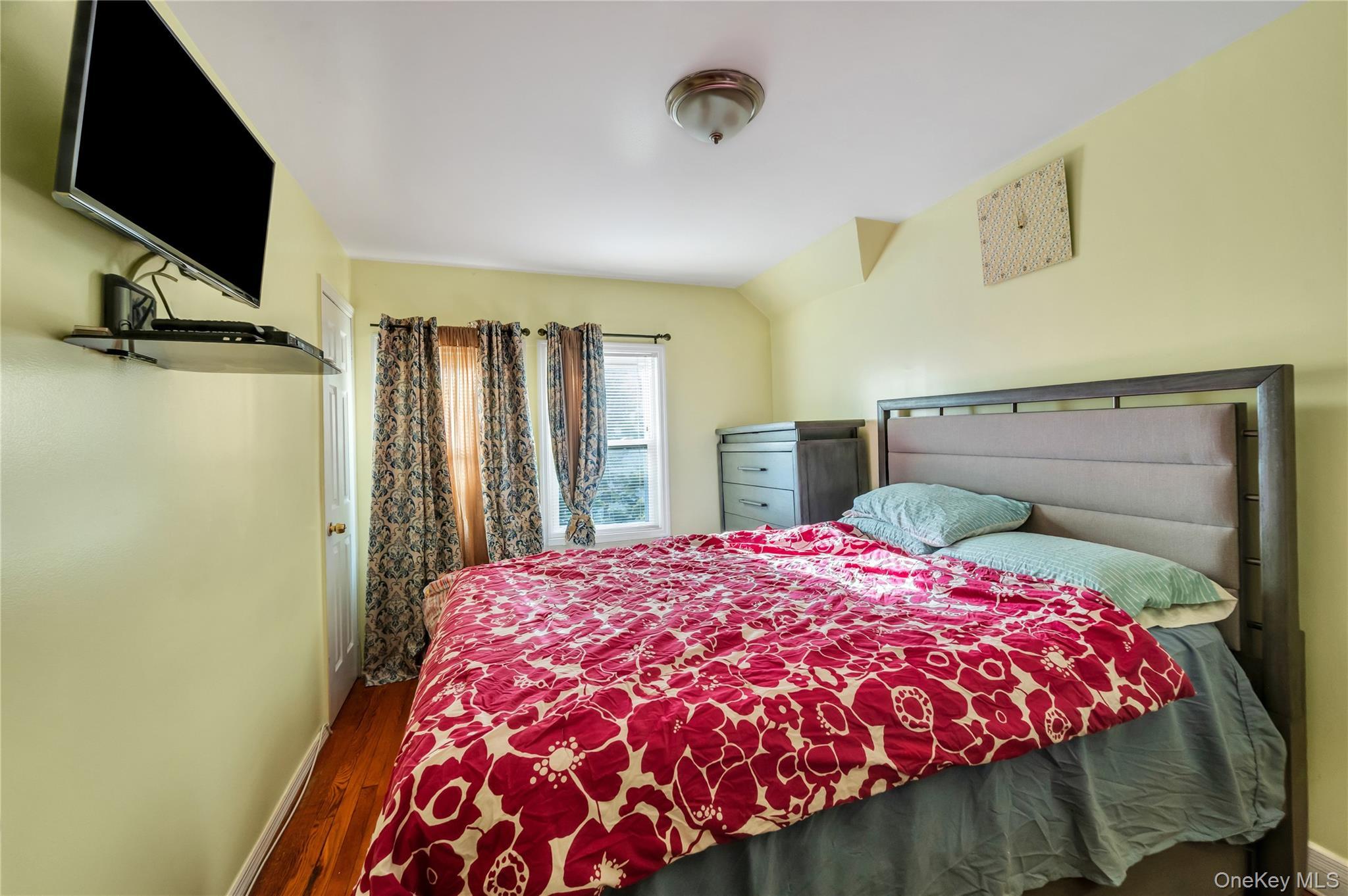 Single Family 107th Avenue Queens, NY 11429, MLS-1040790-17