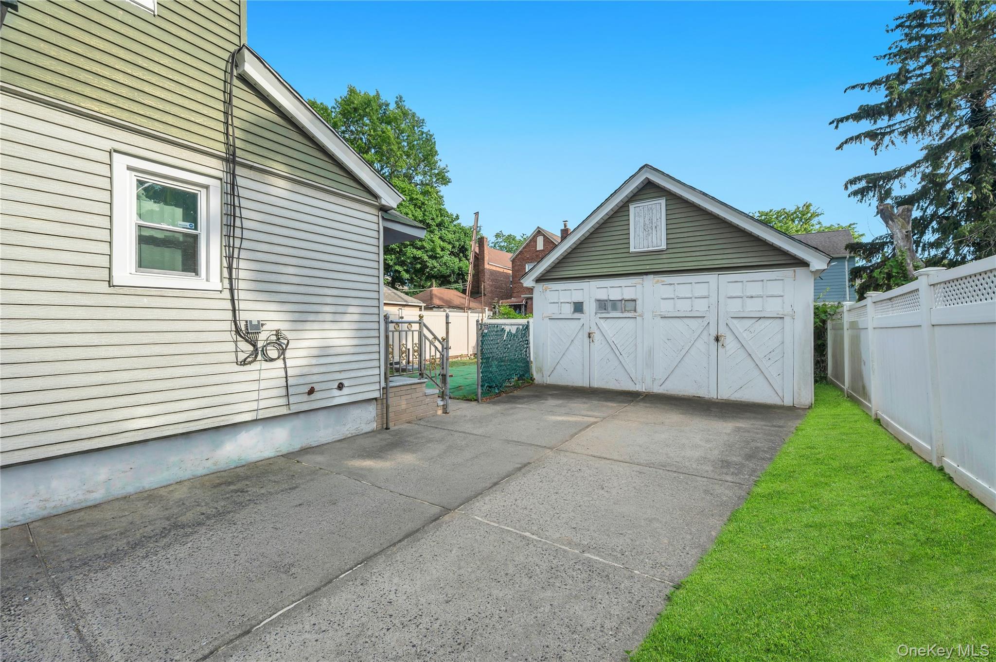 Single Family 107th Avenue Queens, NY 11429, MLS-1040790-26