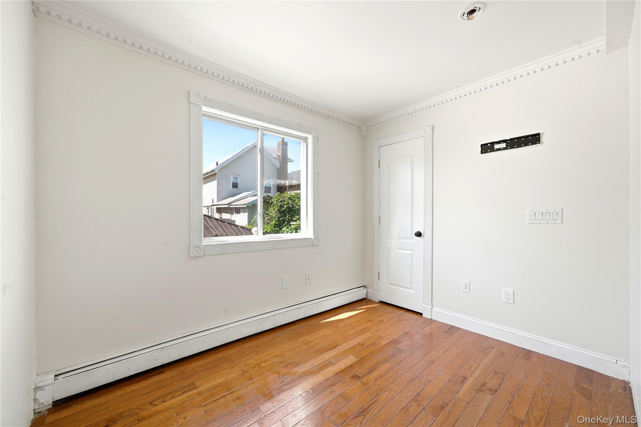 Single Family 222nd Street Queens, NY 11413, MLS-1040792-20