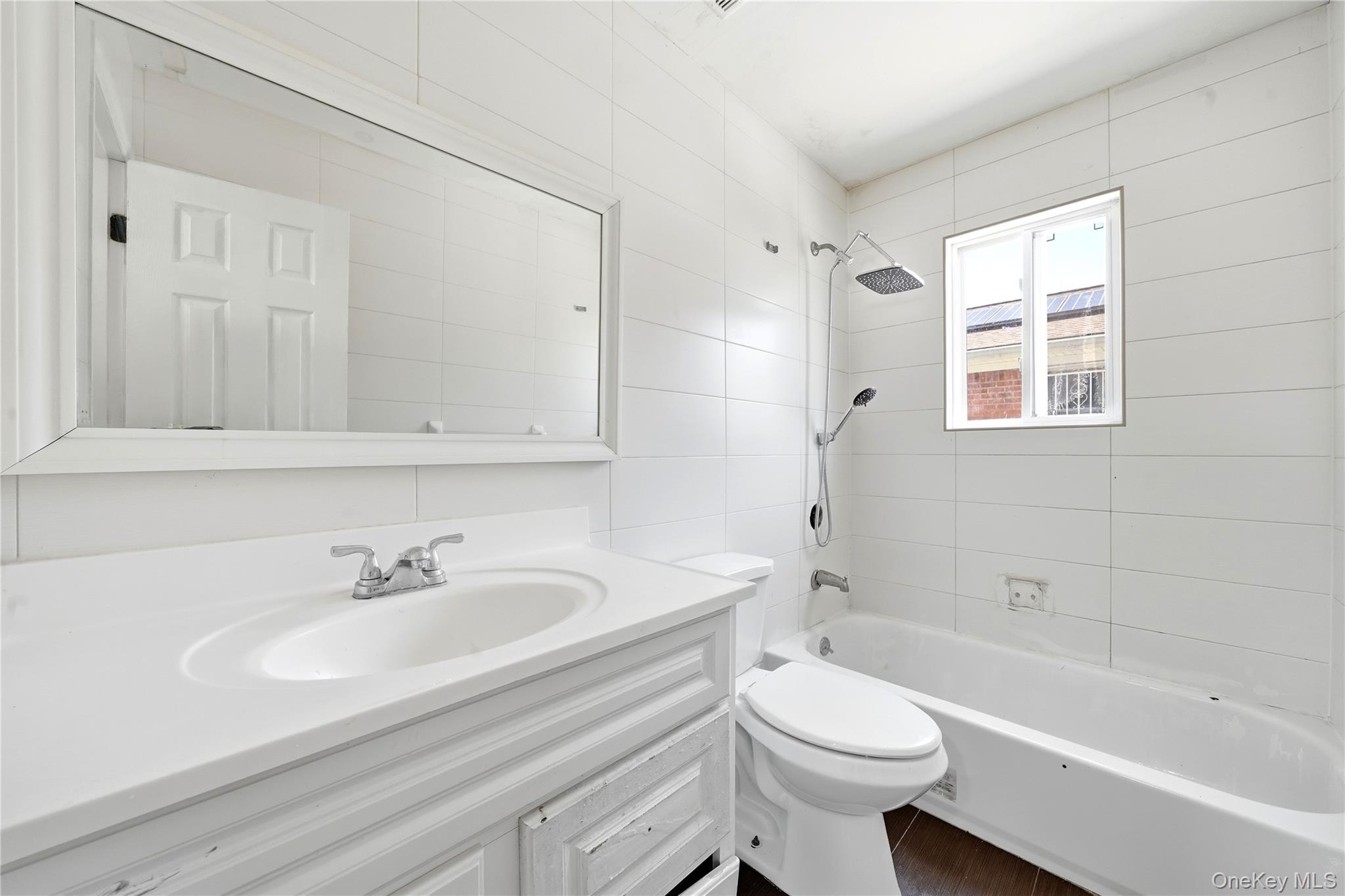Single Family 222nd Street Queens, NY 11413, MLS-1040792-21