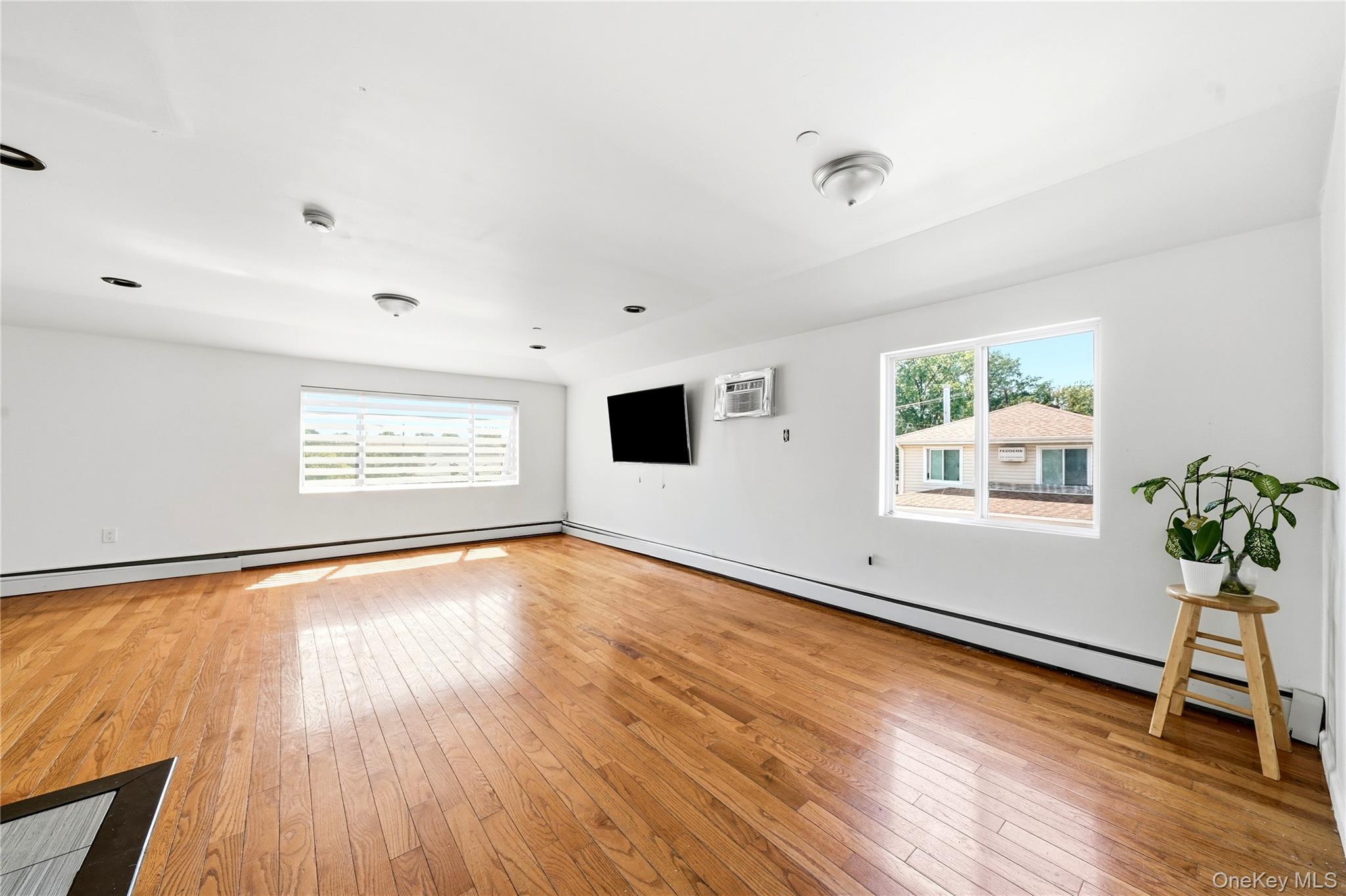 Single Family 222nd Street Queens, NY 11413, MLS-1040792-7