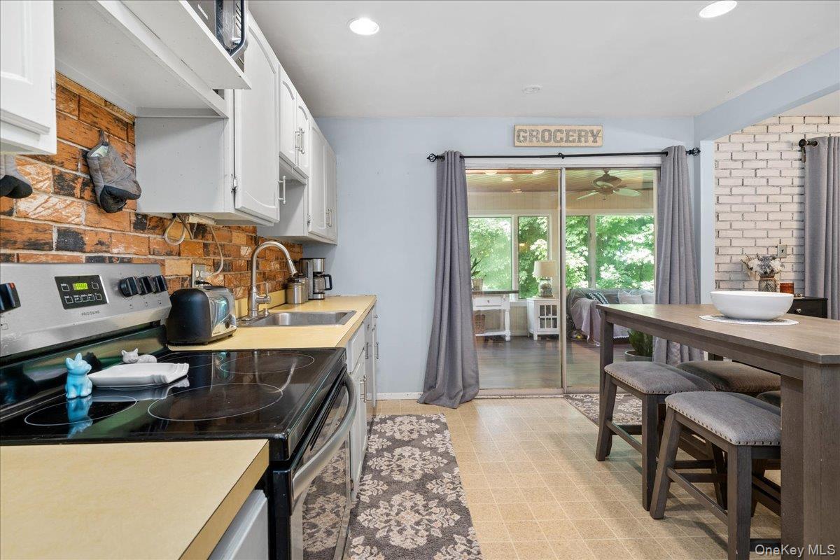Single Family Laura Road Orange County, NY 10950, MLS-1040813-18