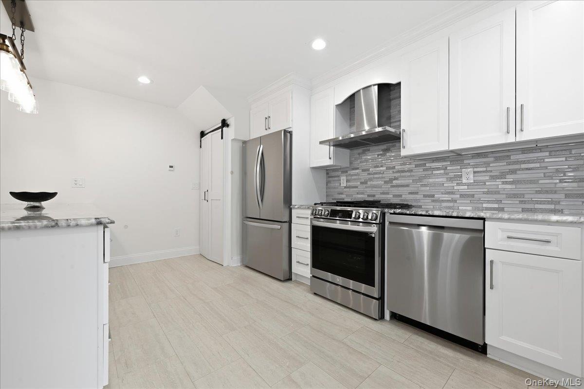 Single Family N 11th Street Nassau County, NY 11040, MLS-1040814-18