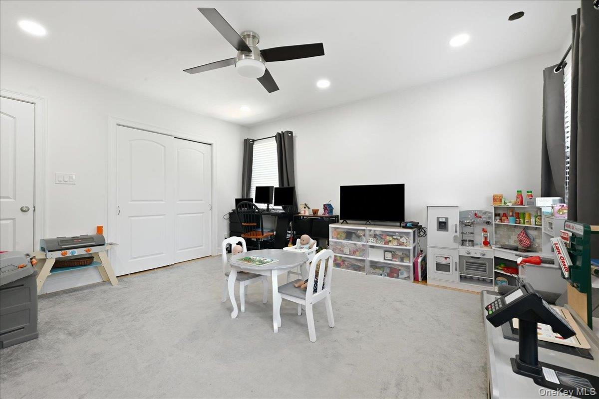 Single Family N 11th Street Nassau County, NY 11040, MLS-1040814-28