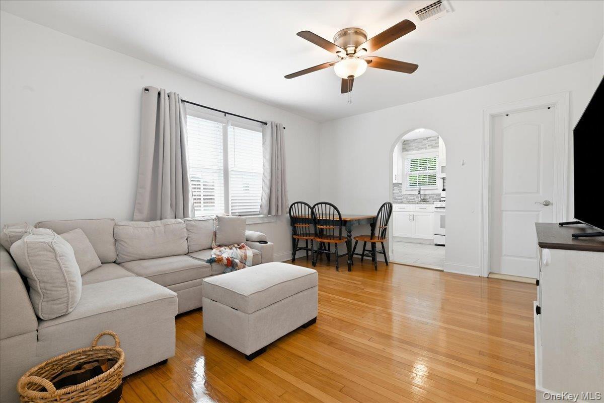 Single Family N 11th Street Nassau County, NY 11040, MLS-1040814-32