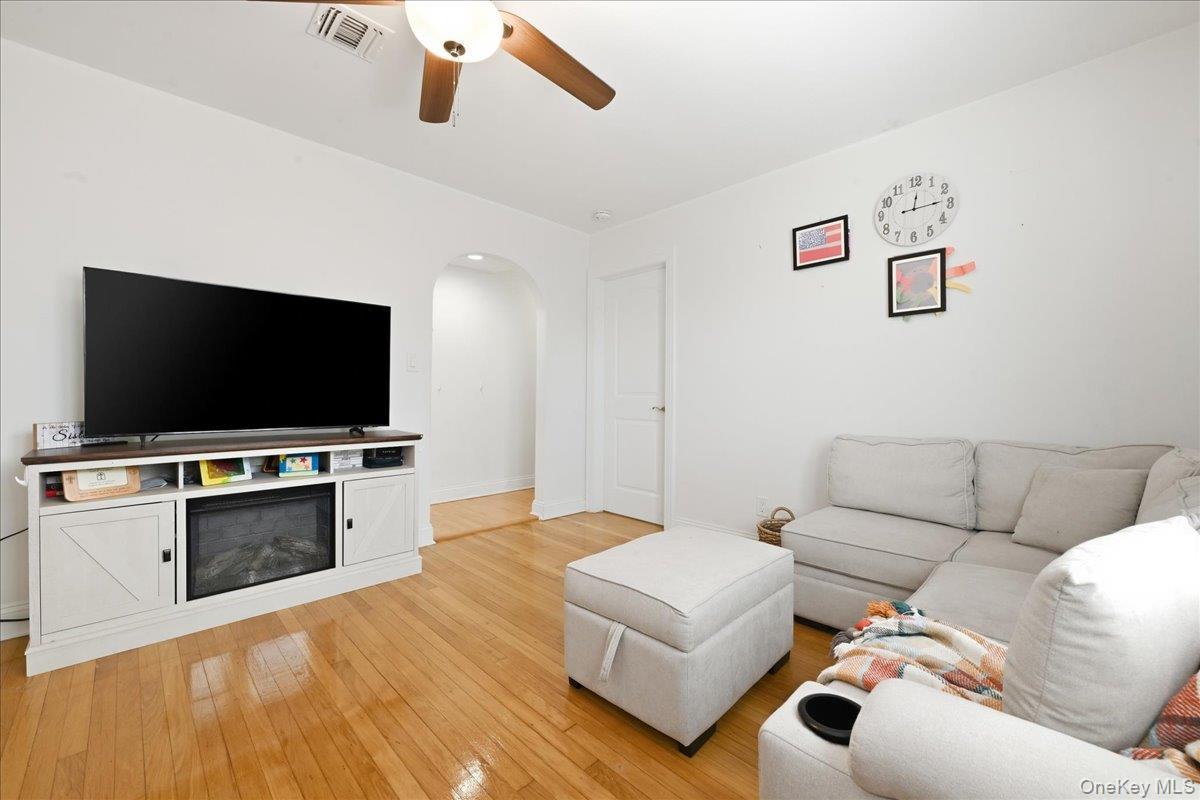 Single Family N 11th Street Nassau County, NY 11040, MLS-1040814-33