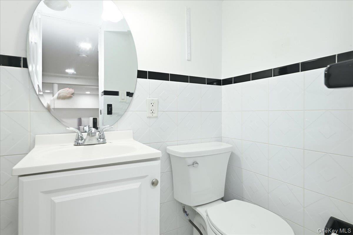 Single Family N 11th Street Nassau County, NY 11040, MLS-1040814-41