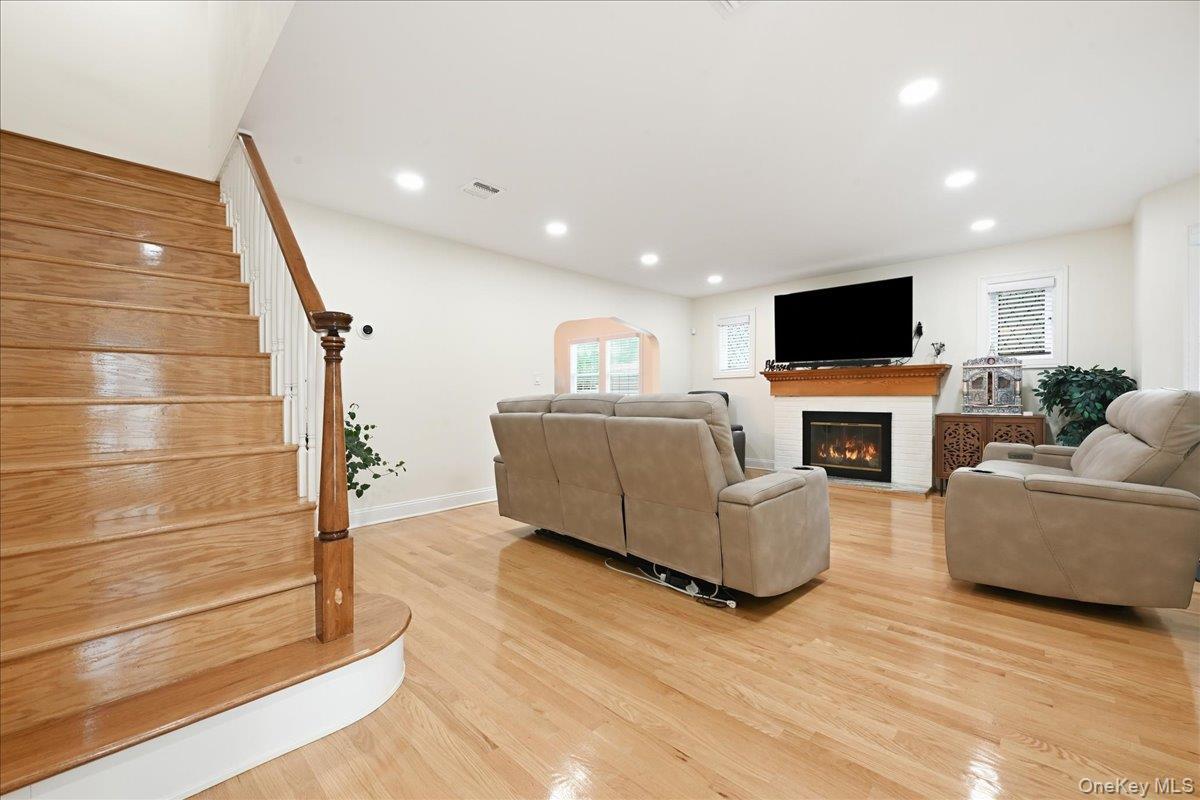 Single Family N 11th Street Nassau County, NY 11040, MLS-1040814-6