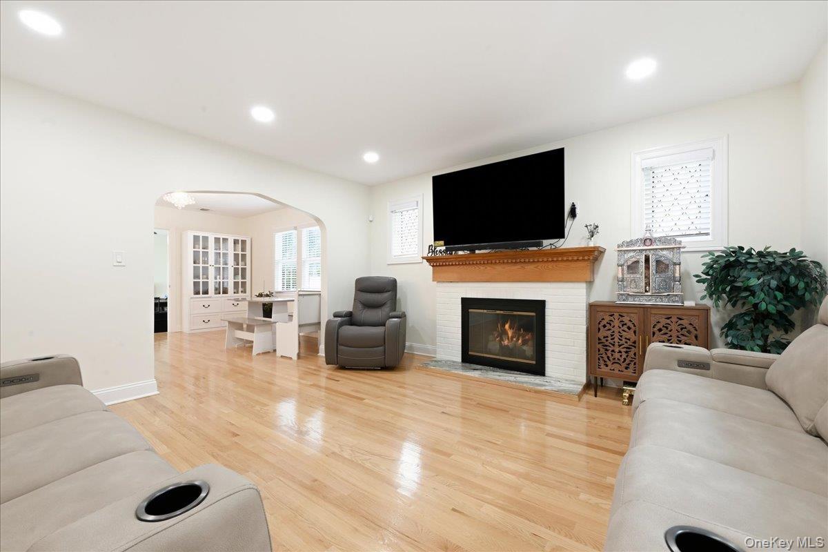 Single Family N 11th Street Nassau County, NY 11040, MLS-1040814-9