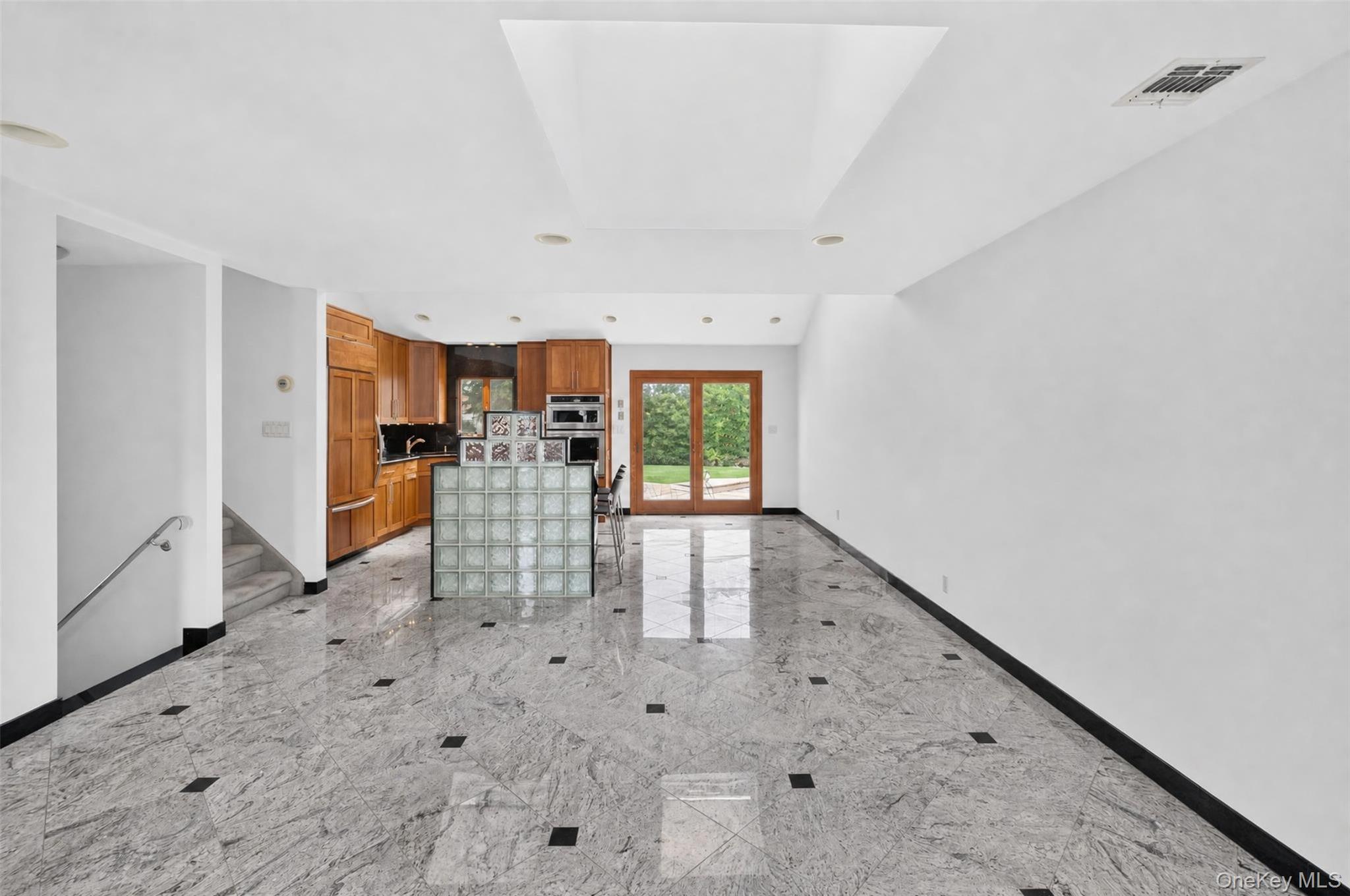 Single Family Briarwood Lane Nassau County, NY 11803, MLS-1040816-6