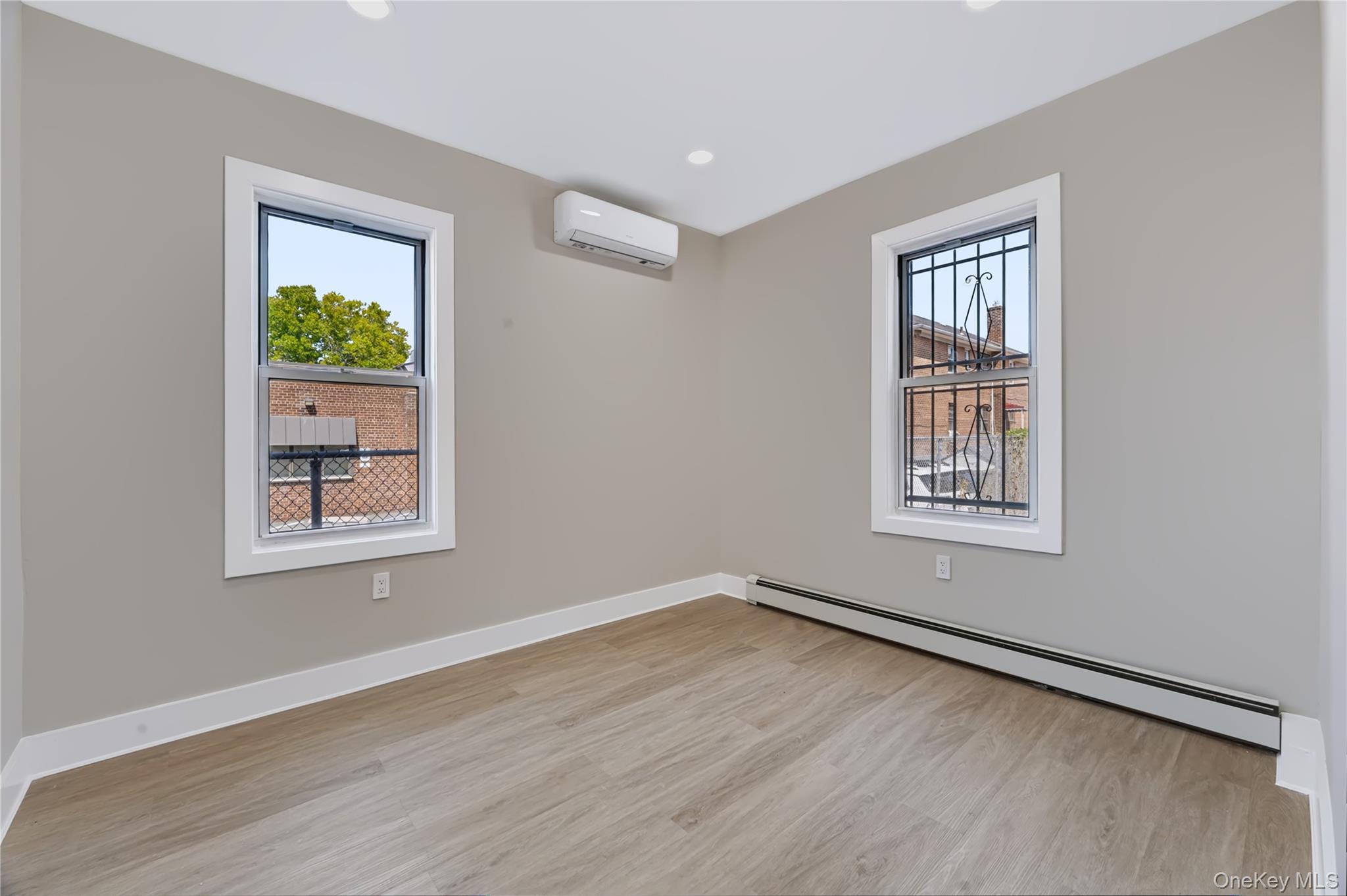 Single Family E 222nd Street Bronx, NY 10469, MLS-1040824-10