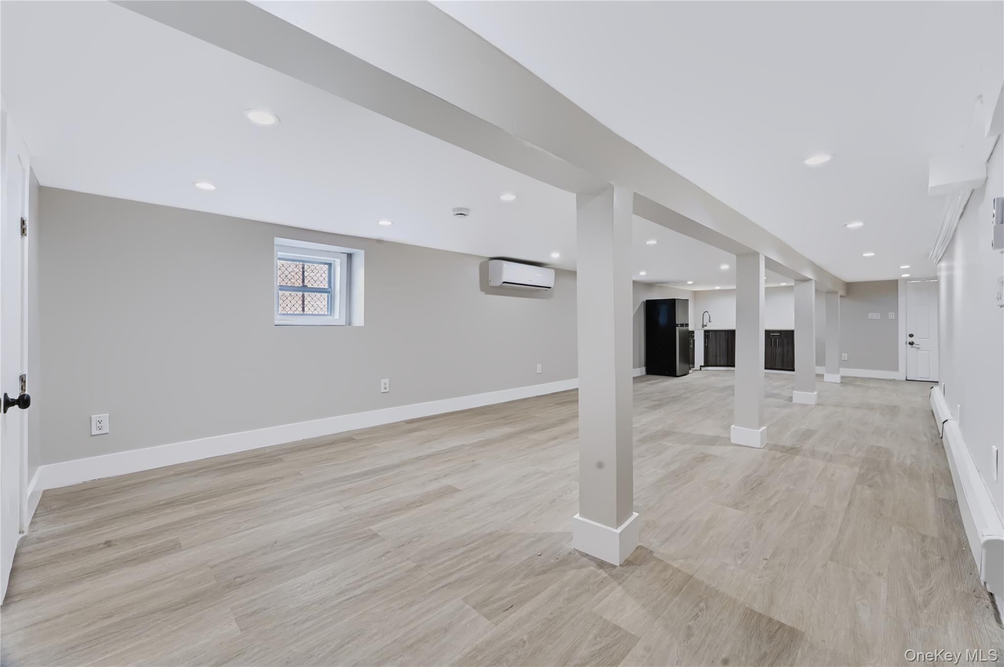 Single Family E 222nd Street Bronx, NY 10469, MLS-1040824-16