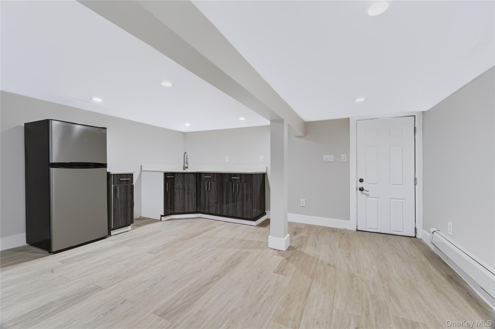 Single Family E 222nd Street Bronx, NY 10469, MLS-1040824-18
