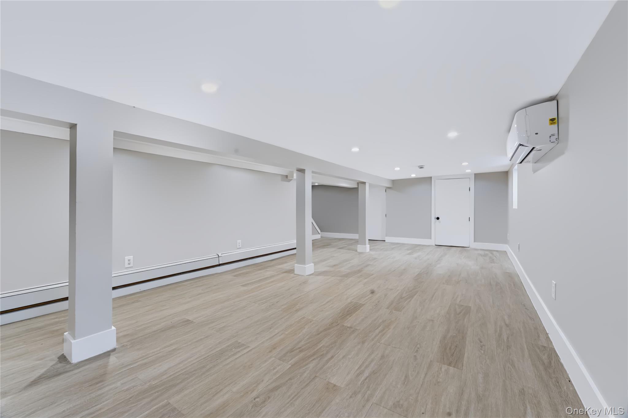 Single Family E 222nd Street Bronx, NY 10469, MLS-1040824-19