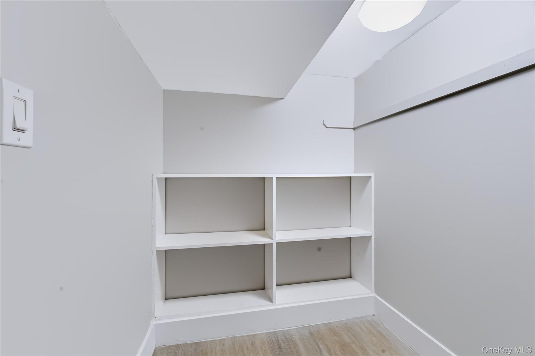 Single Family E 222nd Street Bronx, NY 10469, MLS-1040824-22