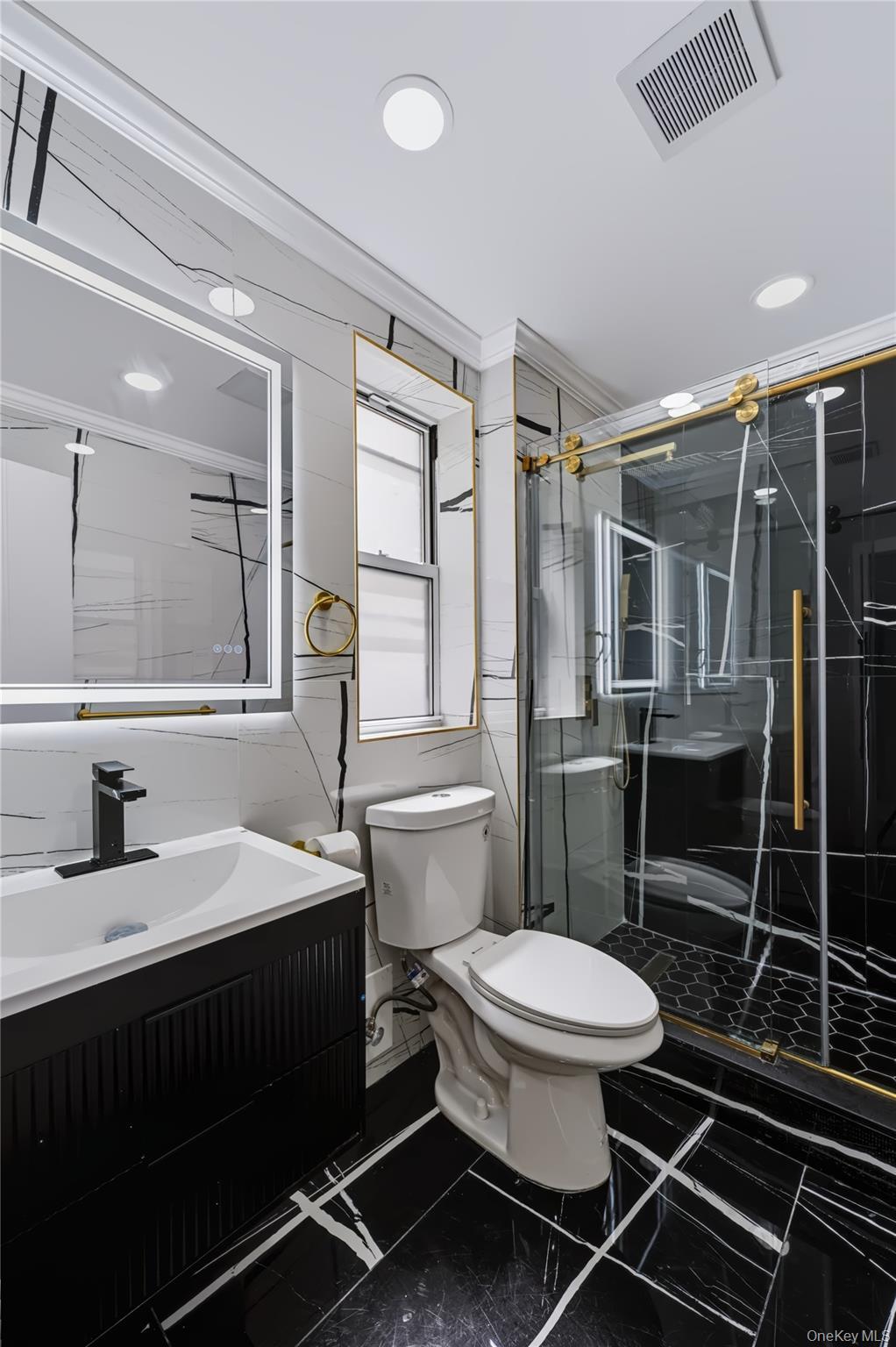 Single Family E 222nd Street Bronx, NY 10469, MLS-1040824-8