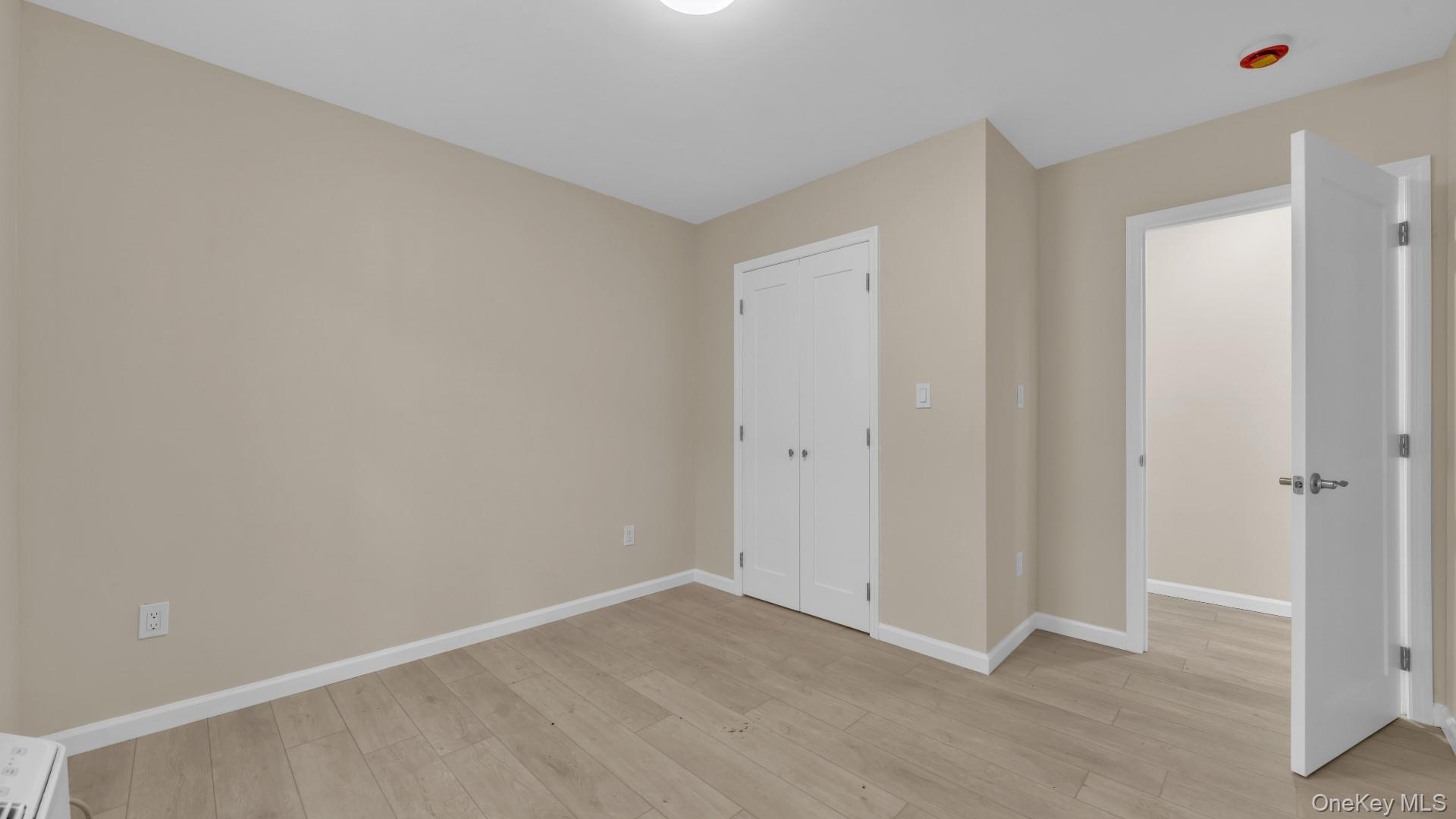 Single Family E 229th Street Bronx, NY 10466, MLS-1040856-15