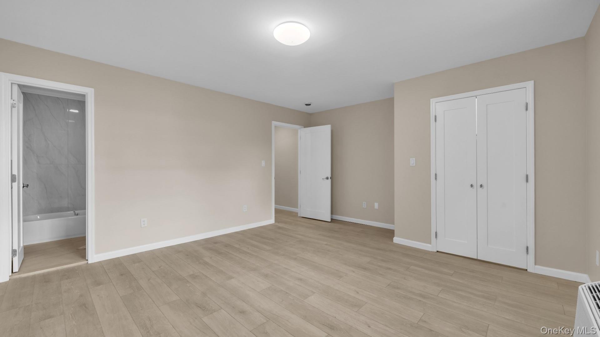 Single Family E 229th Street Bronx, NY 10466, MLS-1040856-19