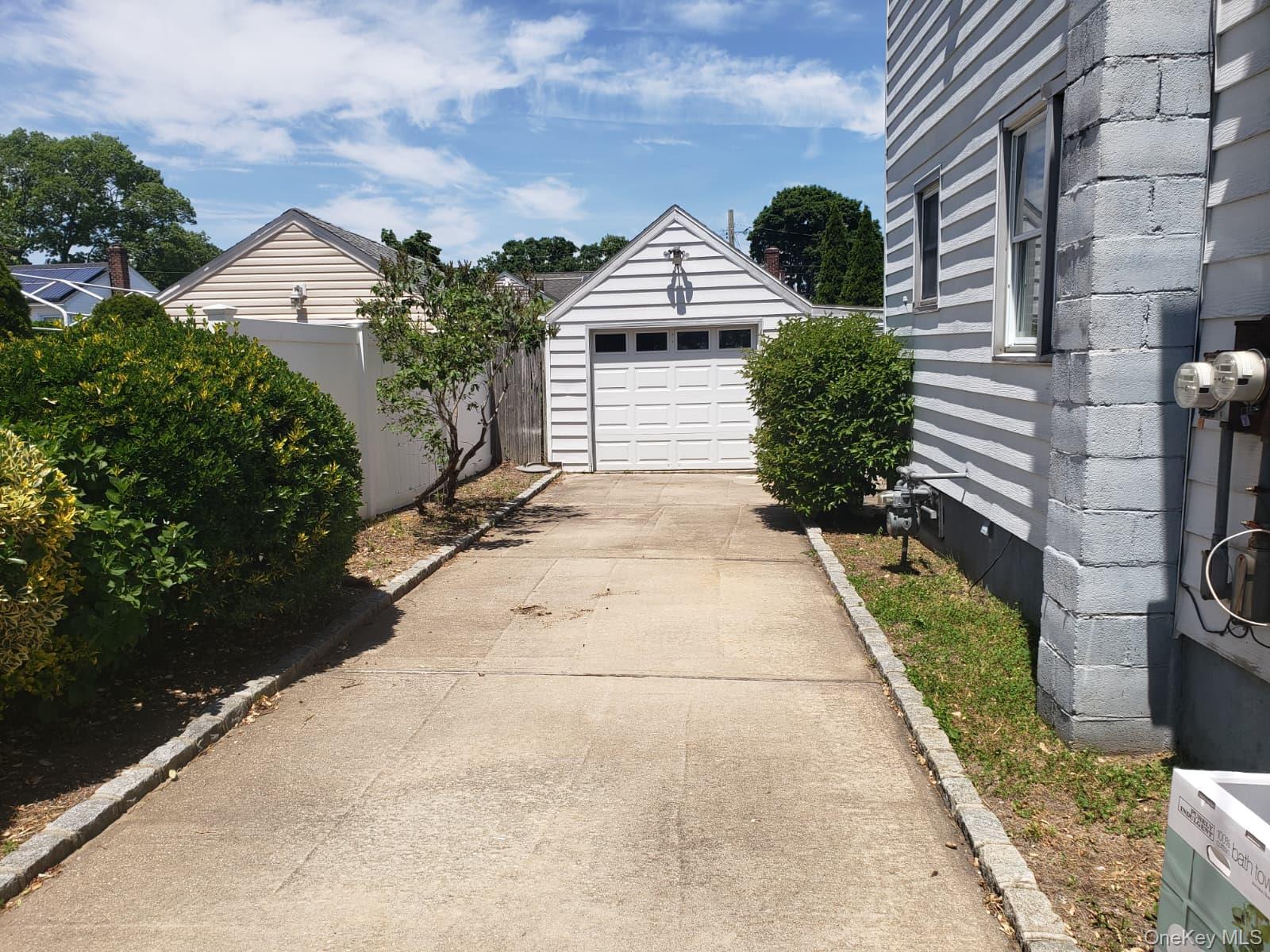 Single Family 9th Street  Suffolk County, NY 11704, MLS-1040857-2